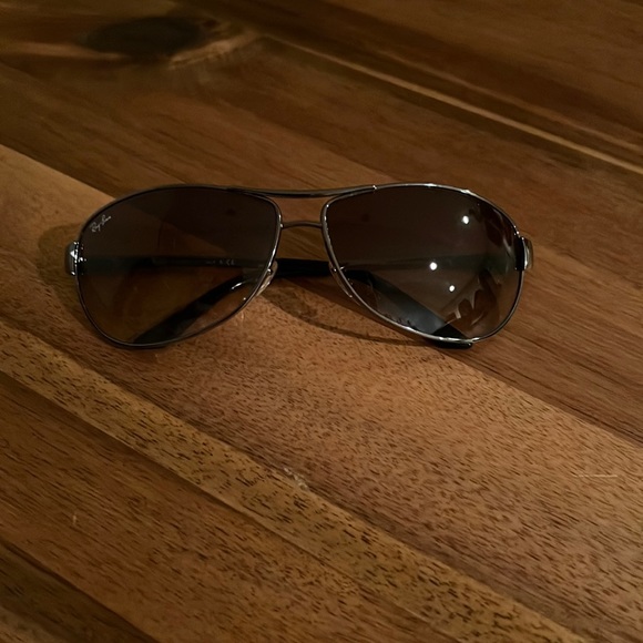Ray-Ban Aviators - Picture 1 of 3
